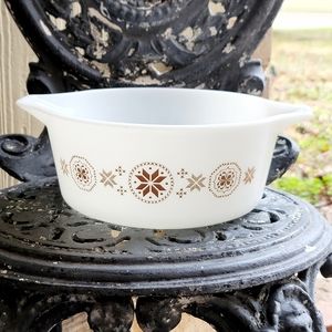 Pyrex Town and Country 2 1/2 quart Casserole Dish 475-B